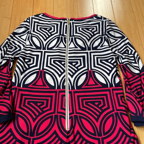 Eliza J geometric design business dress, bell sleeves, fully lined - Picture 5 of 7